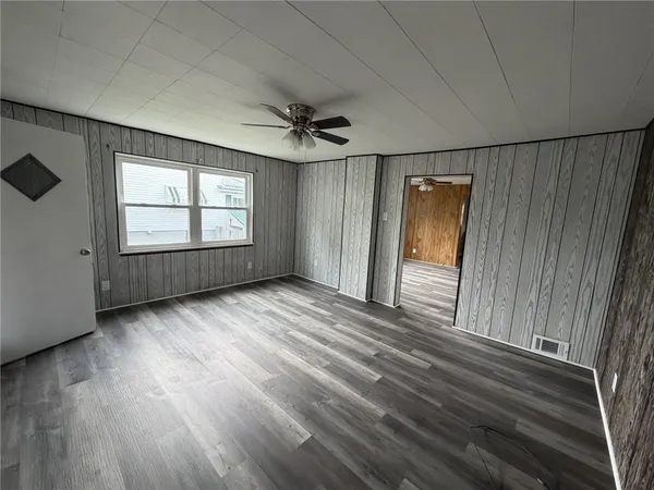 $1,100 | 1154 Eisenhower Drive, Russellton, PA 15076