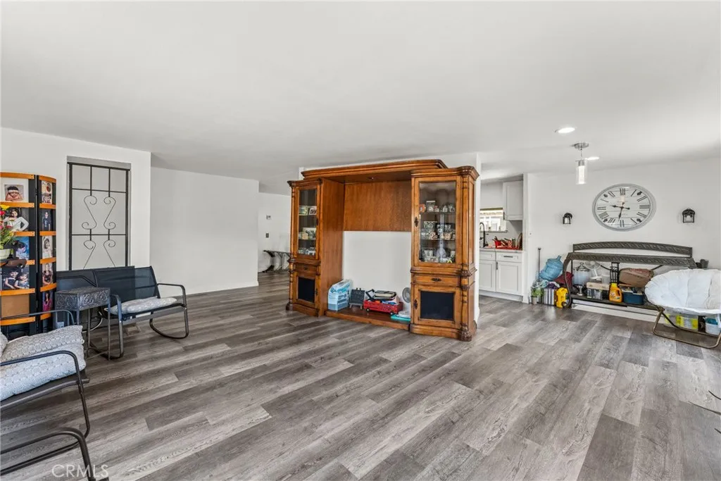 1155 South Riverside Avenue, Unit 136 Rialto, CA 92376 - Photo 6 of 33