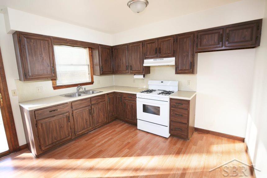 7142 South Mackinaw Road Bay City, MI 48706 - Photo 5 of 52 50064689-4.JPG