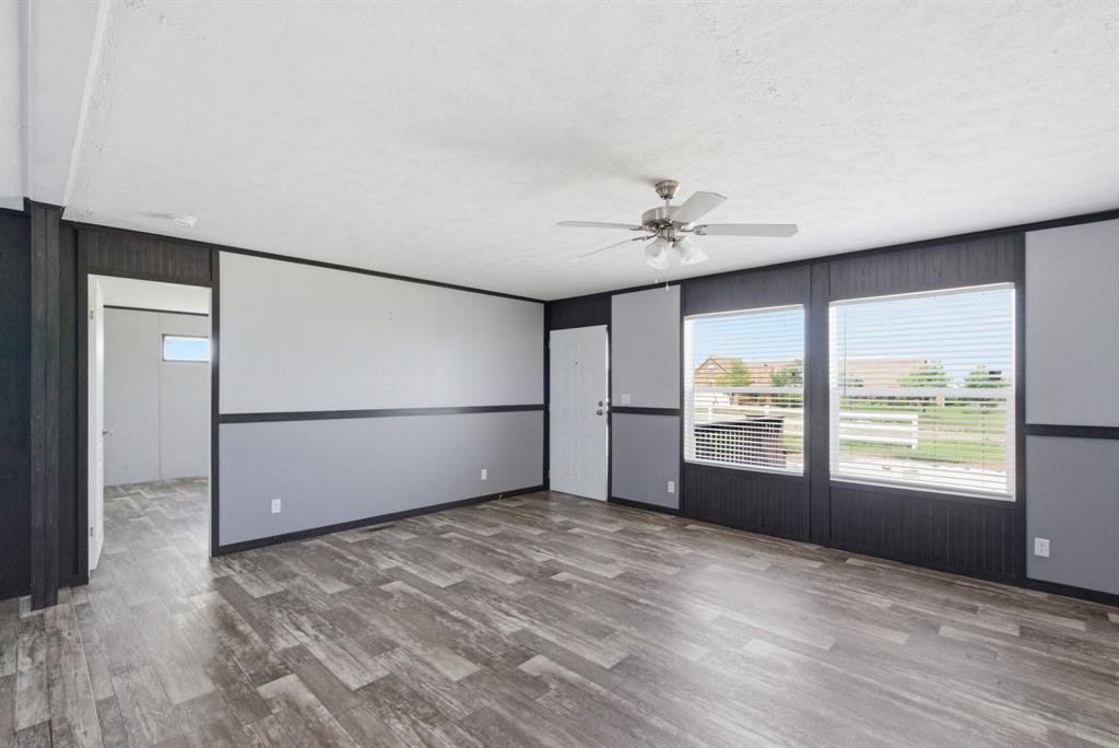 303 Mesa Ridge Decatur, TX 76234 - Photo 6 of 32
