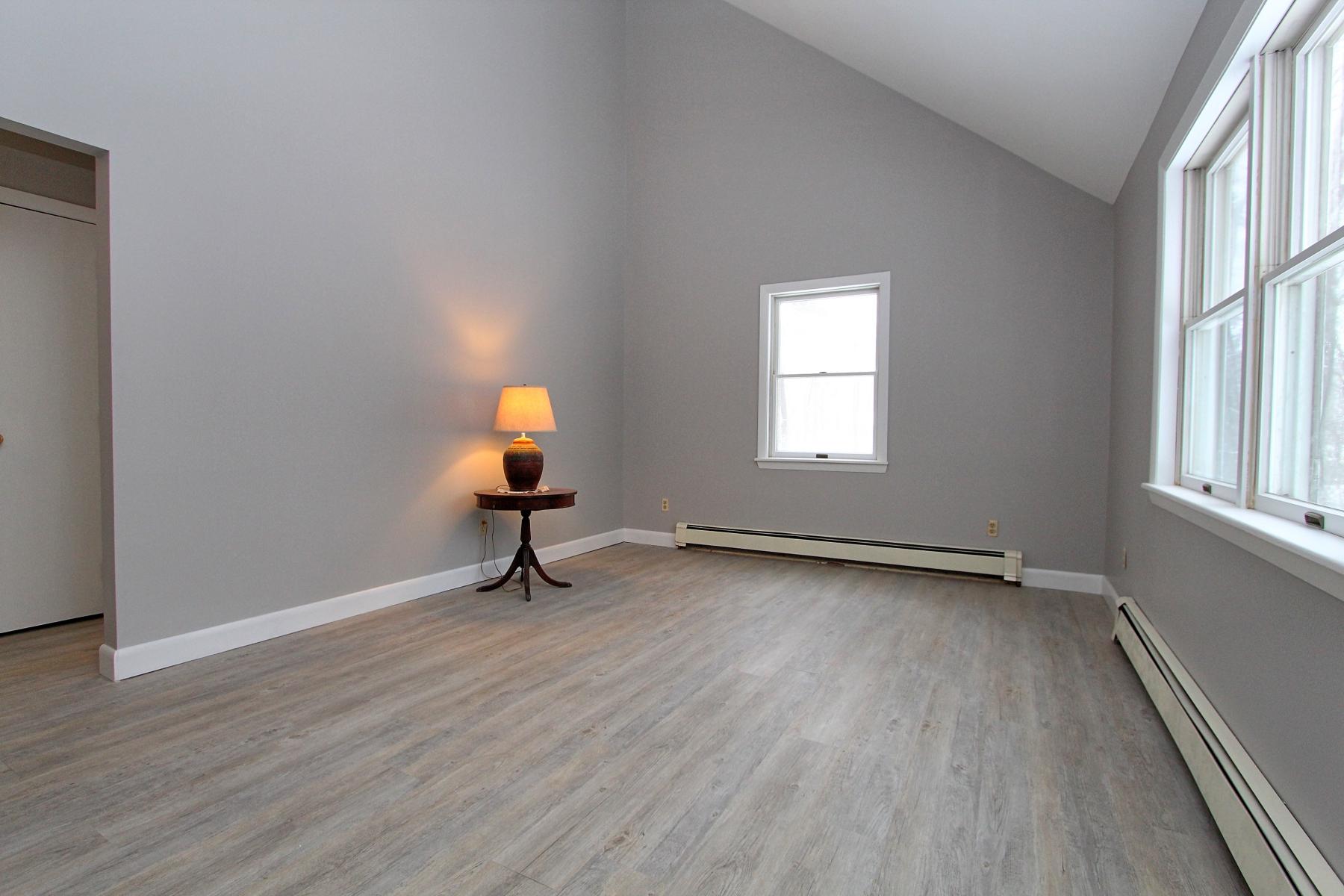 29 Augusta Road Topsham, ME 04086 - Photo 3 of 15 29-Augusta-Living-Room