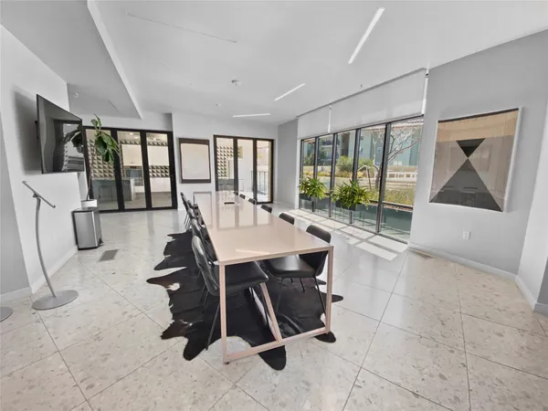 $1,900 | 800 Embassy Drive, Unit 123, Austin, TX 78702