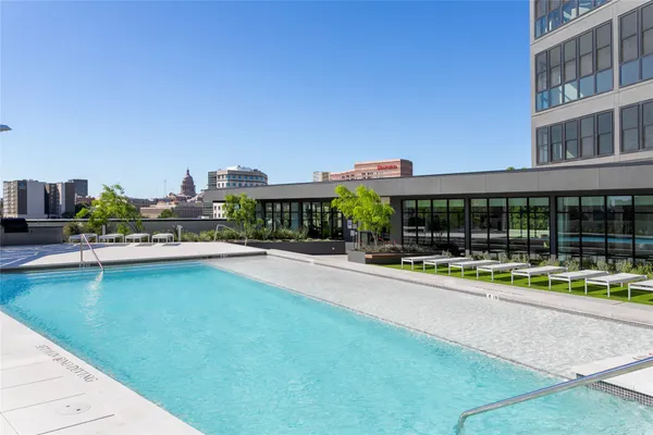 $1,900 | 800 Embassy Drive, Unit 123, Austin, TX 78702