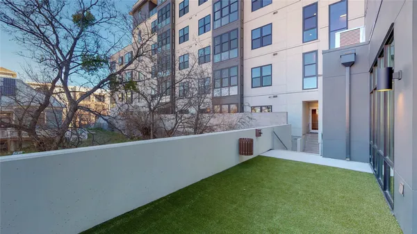 $1,900 | 800 Embassy Drive, Unit 123, Austin, TX 78702