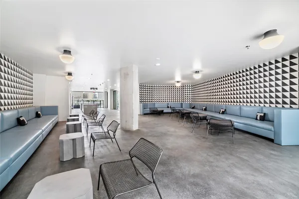 $1,900 | 800 Embassy Drive, Unit 123, Austin, TX 78702