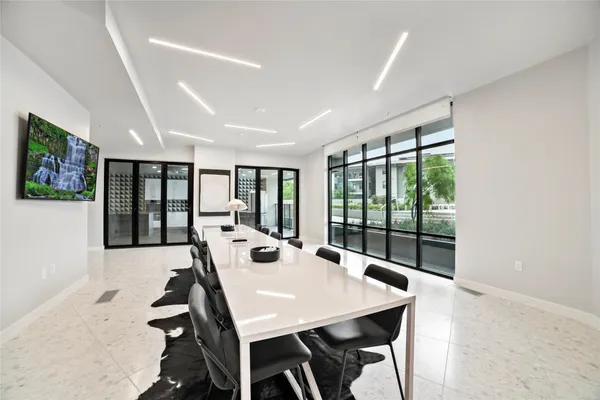 $1,900 | 800 Embassy Drive, Unit 123, Austin, TX 78702