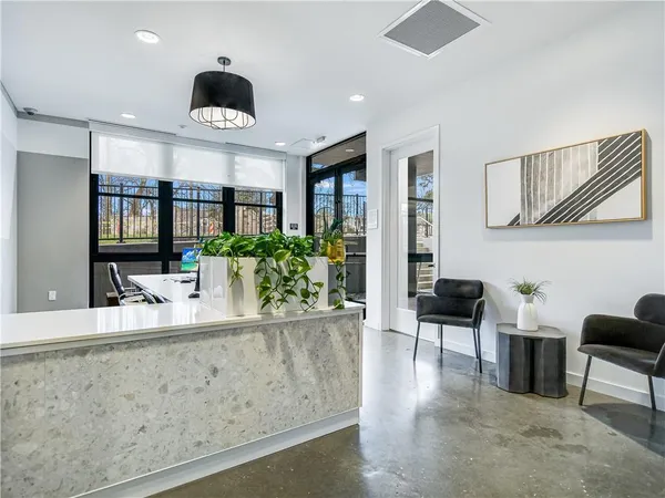$1,900 | 800 Embassy Drive, Unit 123, Austin, TX 78702