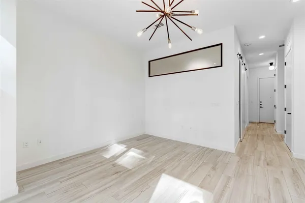 $1,900 | 800 Embassy Drive, Unit 123, Austin, TX 78702