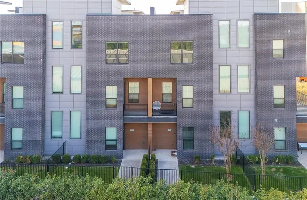 $410,000 | 2000 Park Avenue, Unit 110, Dallas, TX 75215