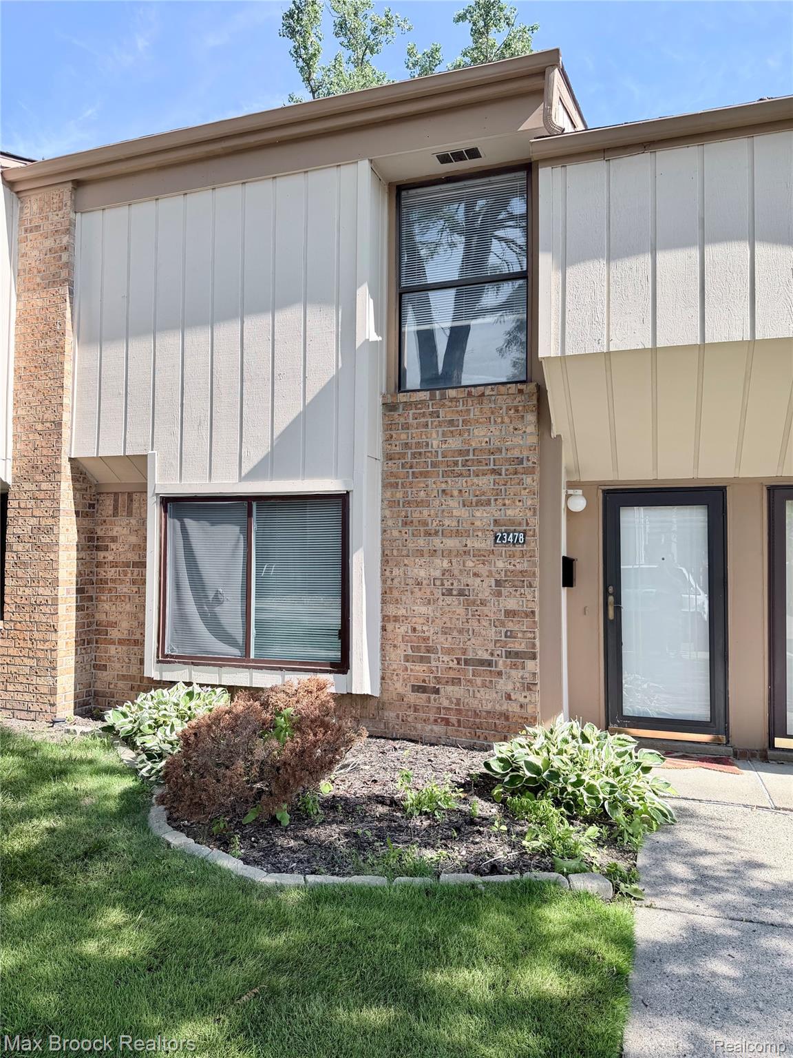 23478 Lahser Road Southfield, MI 48033 - Photo 1 of 14 IMG_8617.jpeg