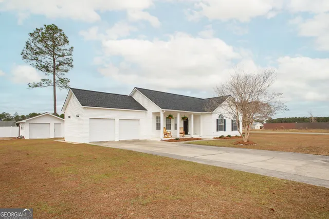 $259,000 | 6668 Pine Ridge Circle, Blackshear, GA 31516
