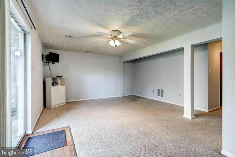 10 Hyacinth Road Baltimore, MD 21234 - Photo 20 of 27 Family Room