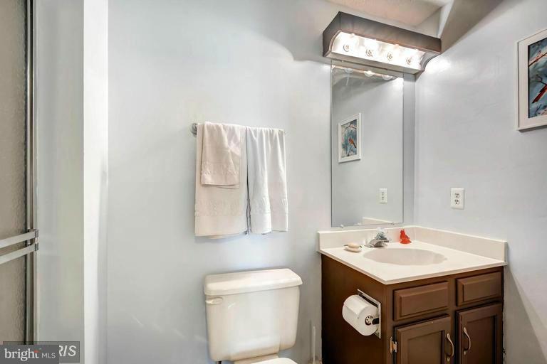 10 Hyacinth Road Baltimore, MD 21234 - Photo 21 of 27 Bath