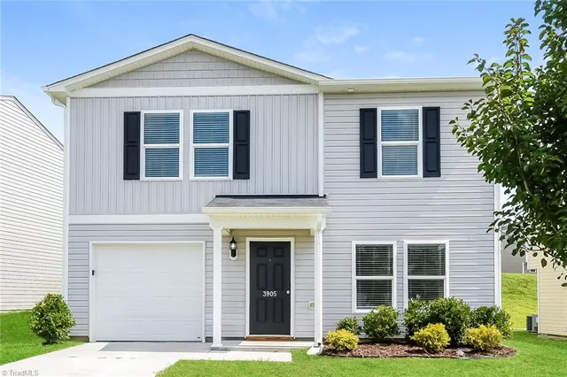 $2,140 | 3905 Vershire Avenue, Greensboro, NC 27406