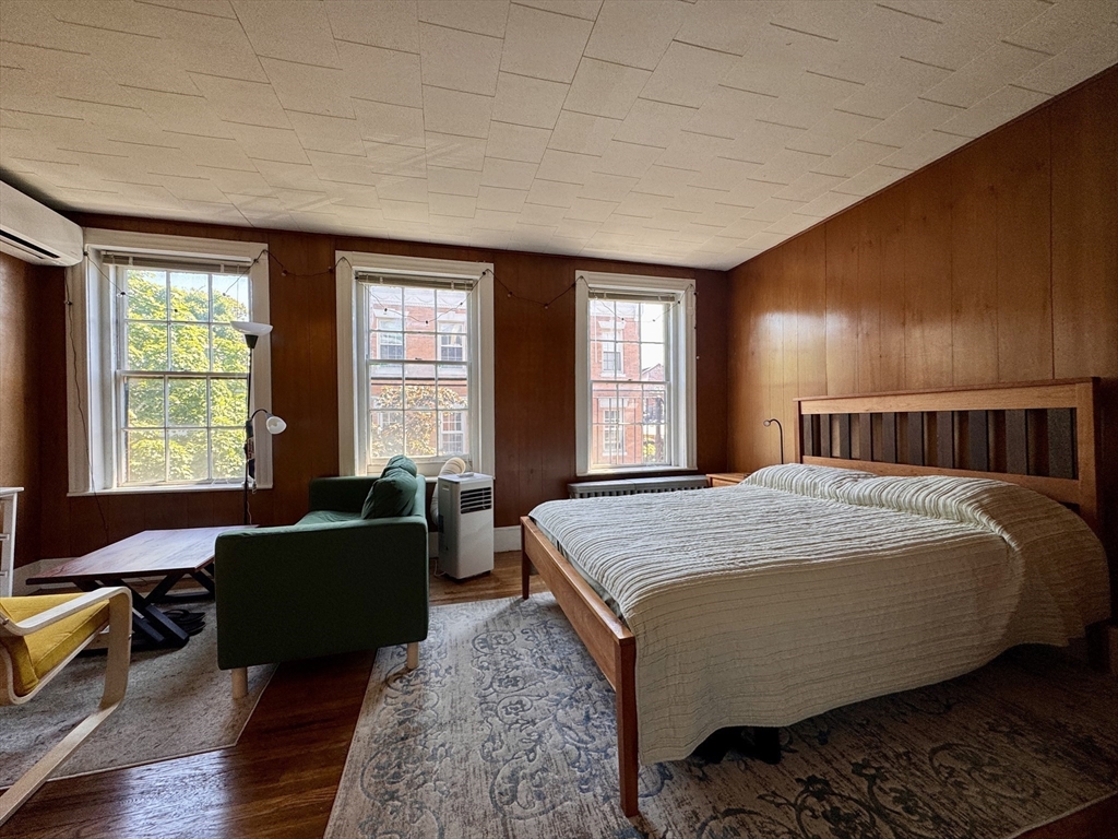 85 Phillips Street, Unit 7 Boston, MA 02114 - Photo 2 of 9