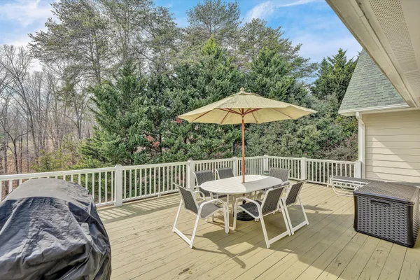 $885,000 | 20 Rte 1372, Moneta, VA 24121