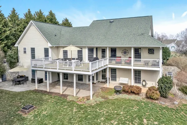 $885,000 | 20 Rte 1372, Moneta, VA 24121
