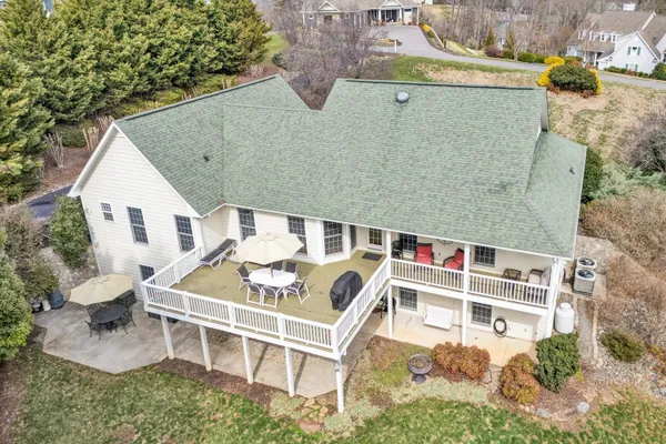 $870,000 | 20 Rte 1372, Moneta, VA 24121