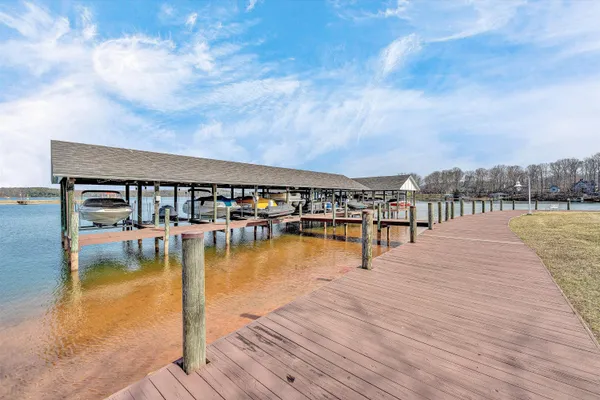 $885,000 | 20 Rte 1372, Moneta, VA 24121