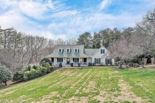 $885,000 | 20 Rte 1372, Moneta, VA 24121