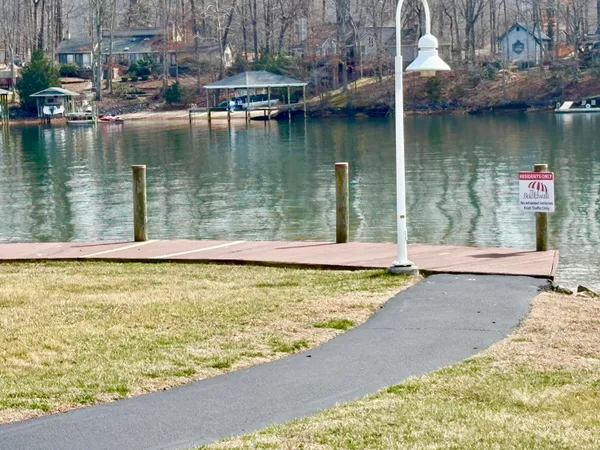 $885,000 | 20 Rte 1372, Moneta, VA 24121