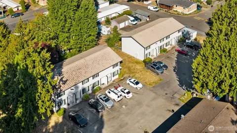 view of a house with a yard
