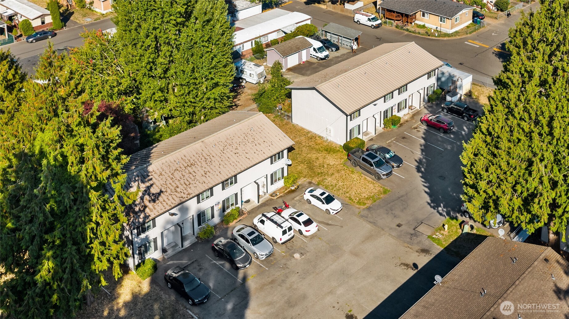501 37th Street Southeast Auburn, WA 98002 - Photo 12 of 29 view of a house with a yard