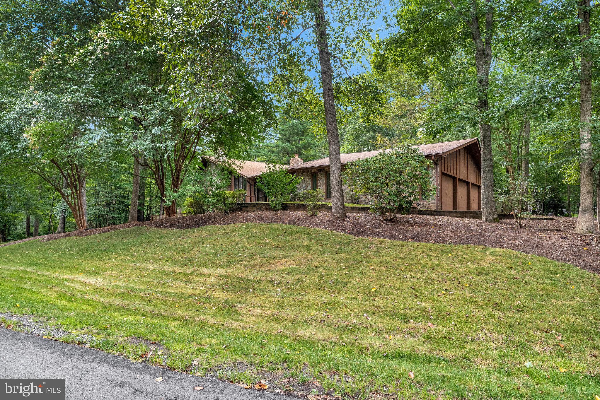 2323 Sawdust Road Vienna, VA 22181 - Photo 2 of 12 Gallery Image 2