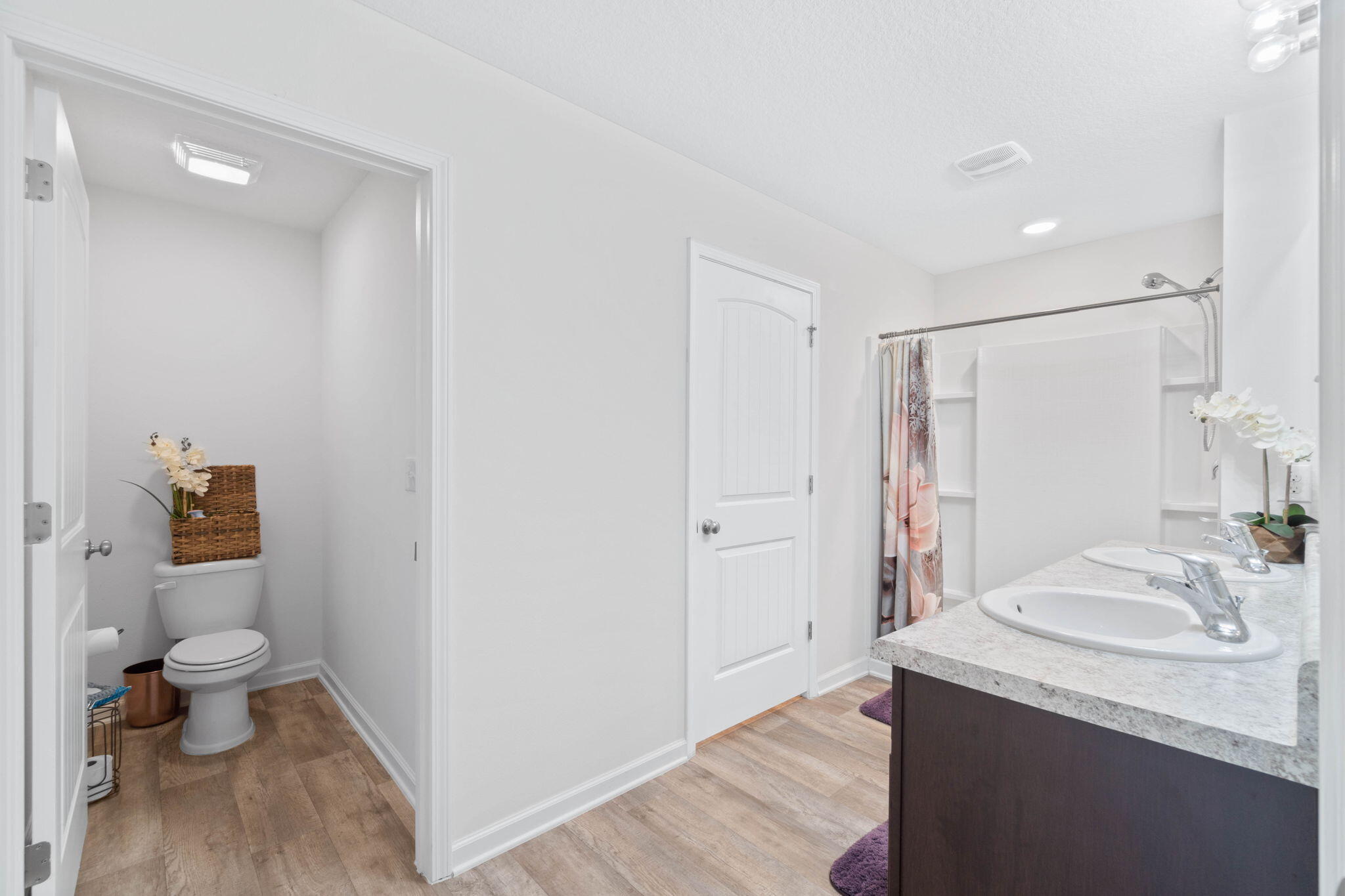 949 Merganser Way Crestview, FL 32539 - Photo 11 of 25 MASTERBATH