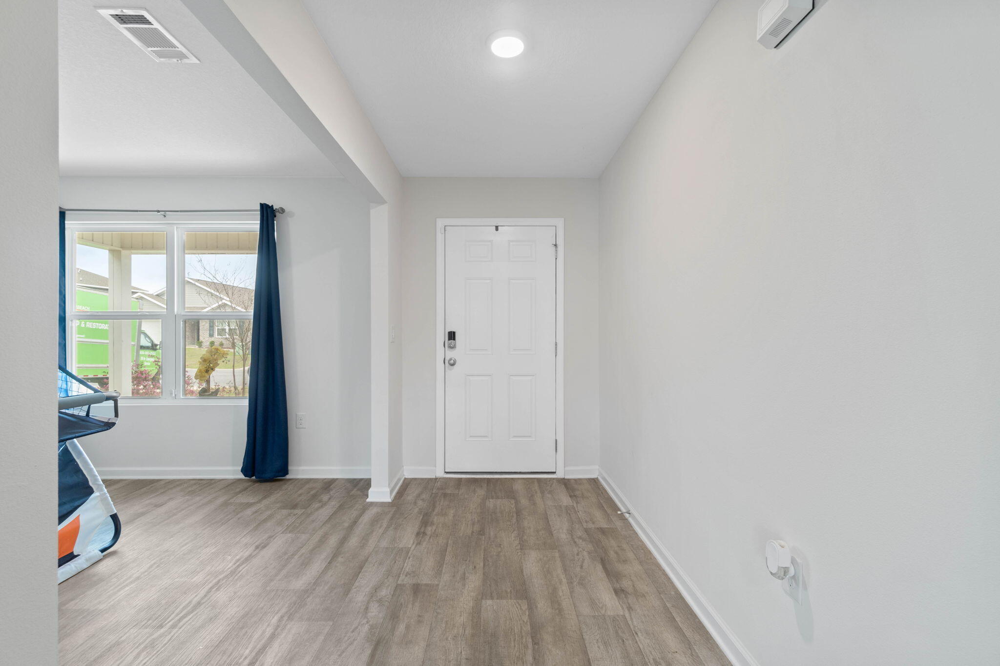 949 Merganser Way Crestview, FL 32539 - Photo 2 of 25 Entryway