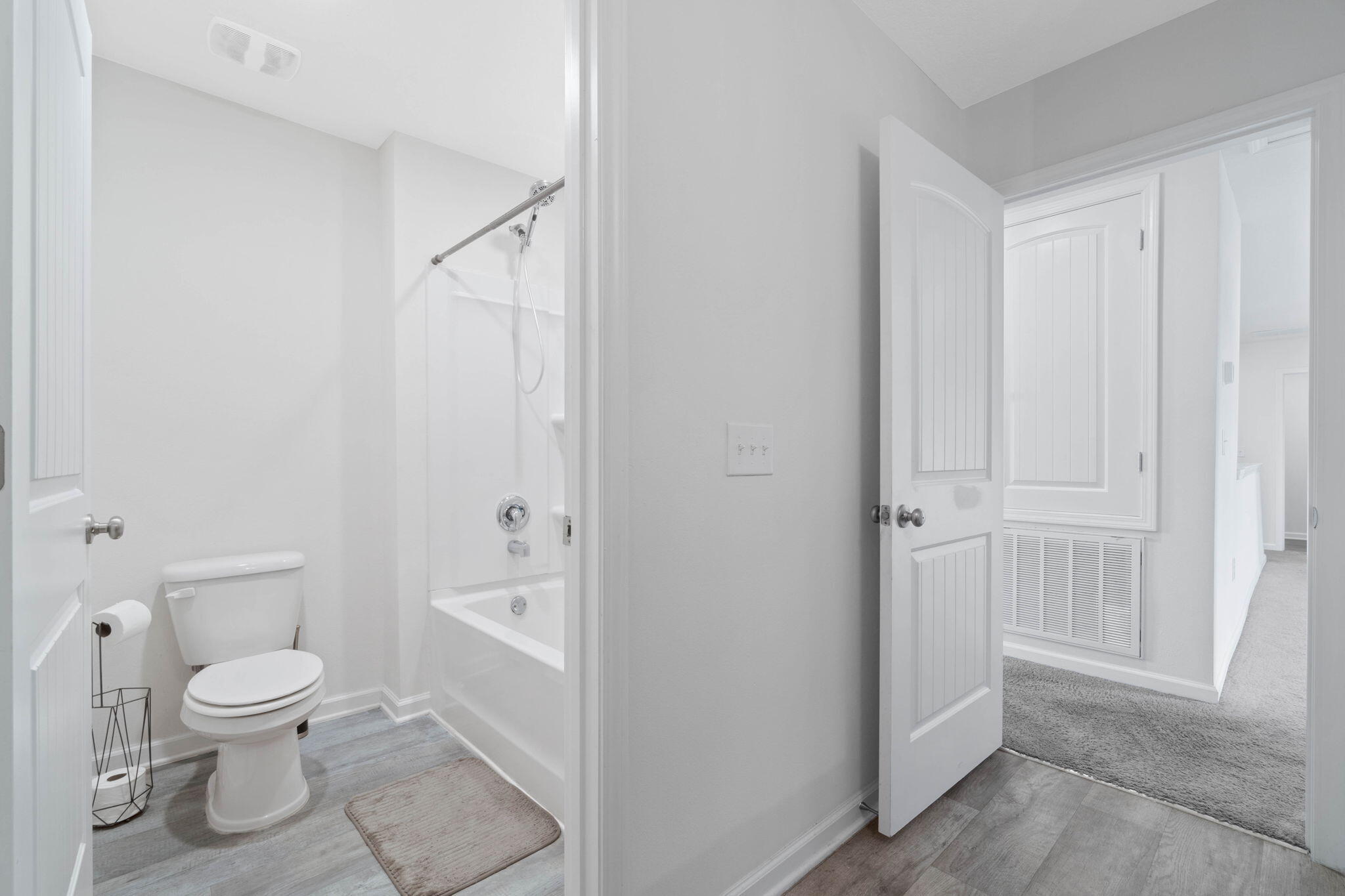 949 Merganser Way Crestview, FL 32539 - Photo 21 of 25 BATHROOM3
