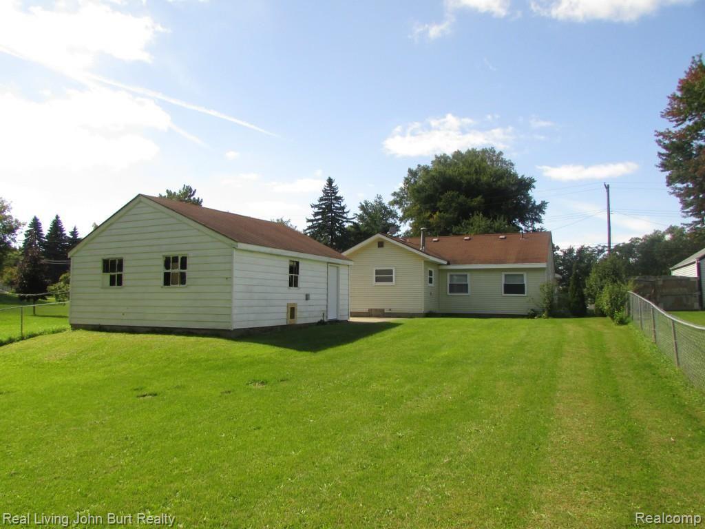 4755 Jamm Road Lake Orion, MI 48359 - Photo 2 of 15 4755 Jamm 046.jpg