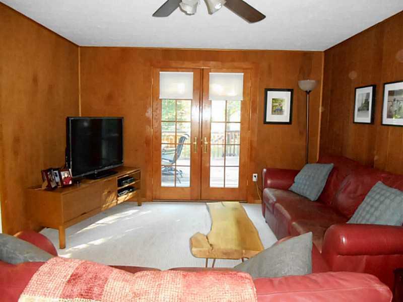 169 North Jamestown Road Coraopolis, PA 15108 - Photo 11 of 24 Family Room.