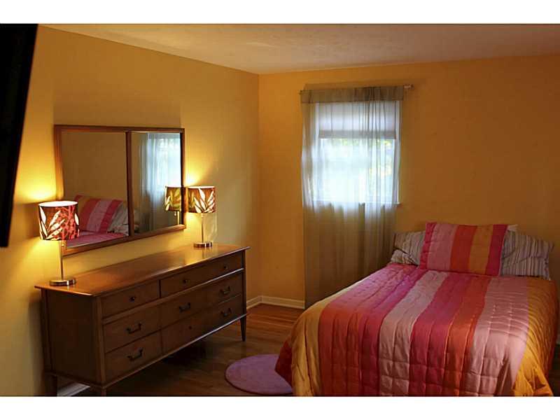169 North Jamestown Road Coraopolis, PA 15108 - Photo 15 of 24 Bedroom.