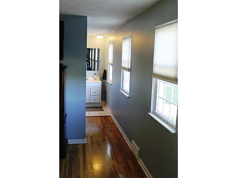 169 North Jamestown Road Coraopolis, PA 15108 - Photo 20 of 24 Master Bath/Spa.