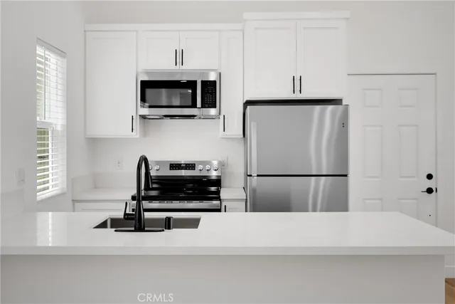 $2,100 | 12571 Kensington Lane, Unit 12577, Garden Grove, CA 92840