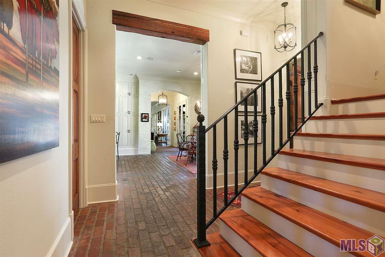 6123 Moss Lane Baton Rouge, LA 70808 - Photo 34 of 40 Custom Stairs and Rails