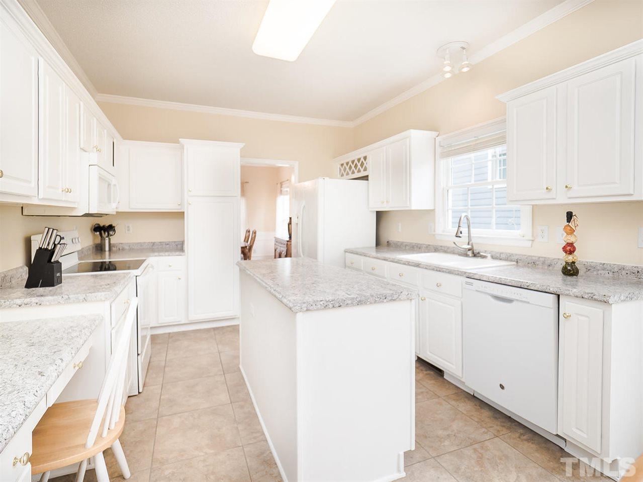 5305 Littrell Circle Raleigh, NC 27613 - Photo 9 of 25
