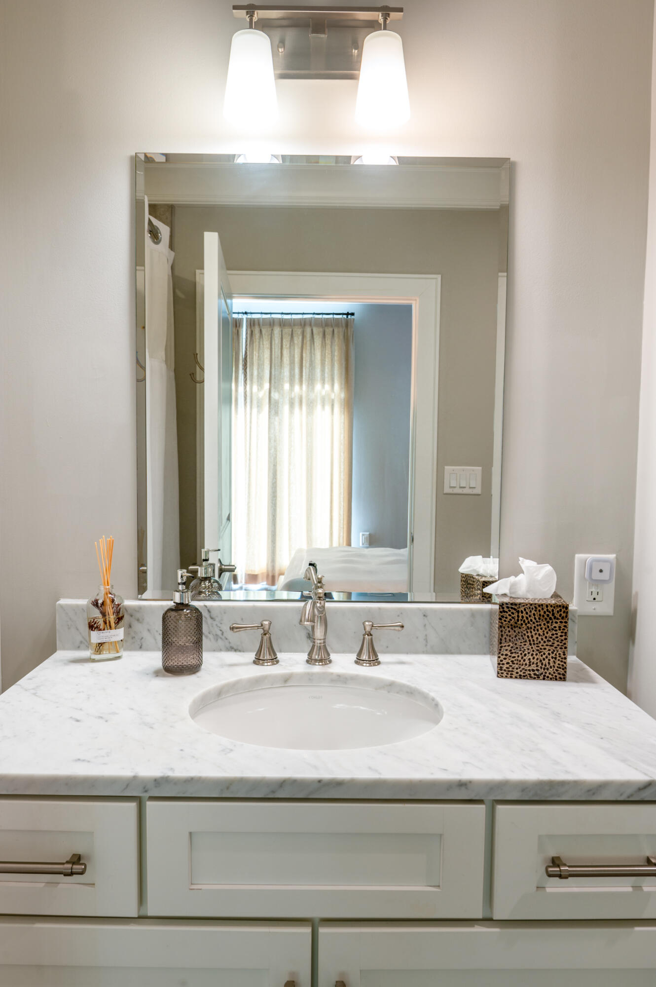 155 Wingo Way, Unit 426 Mount Pleasant, SC 29464 - Photo 28 of 50 Bathroom 2