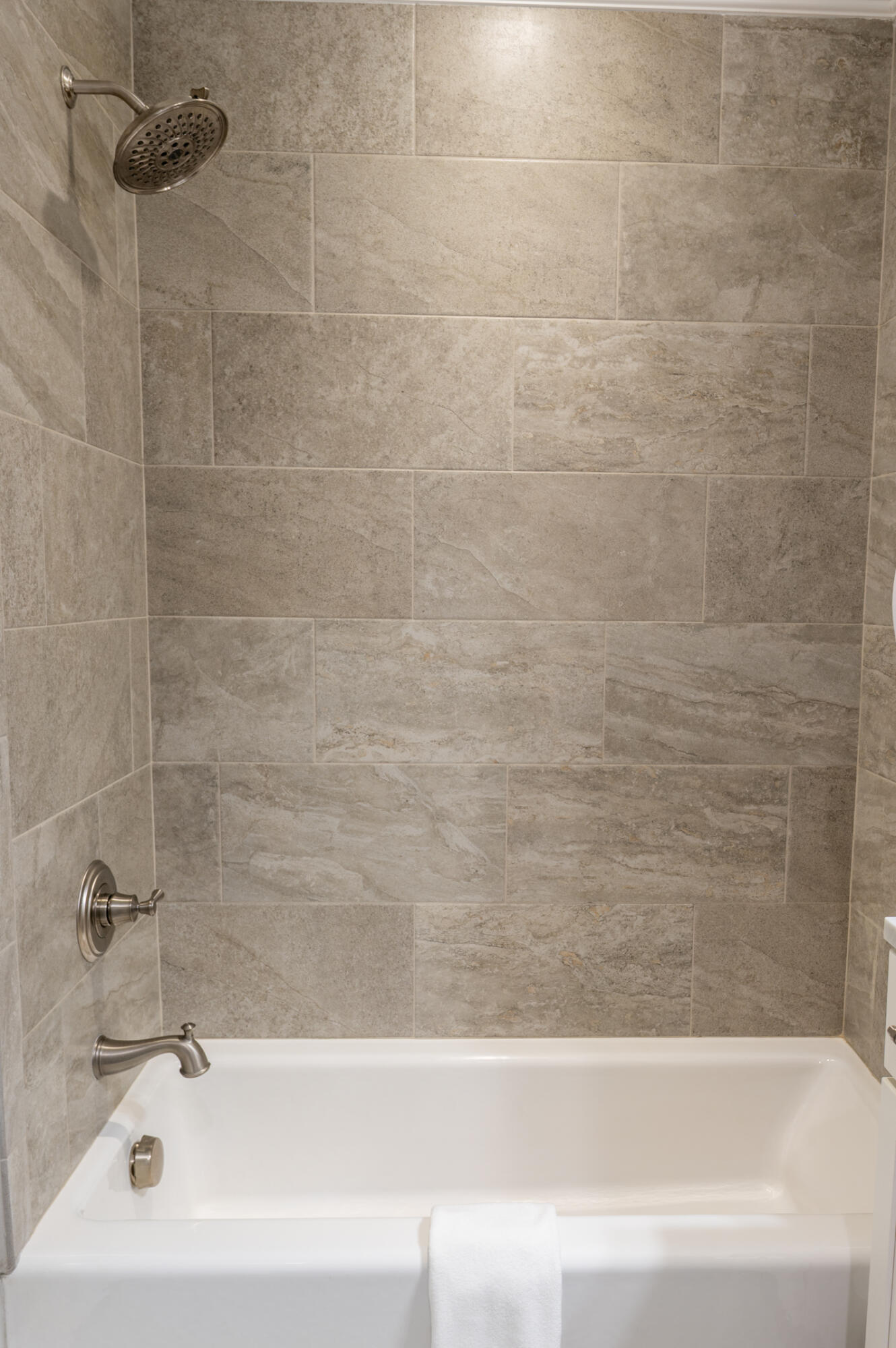 155 Wingo Way, Unit 426 Mount Pleasant, SC 29464 - Photo 29 of 50 Bathroom 2