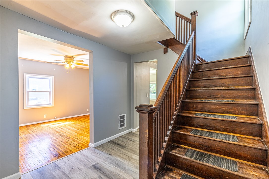 256 Ave D Rochester, NY 14621 - Photo 9 of 43