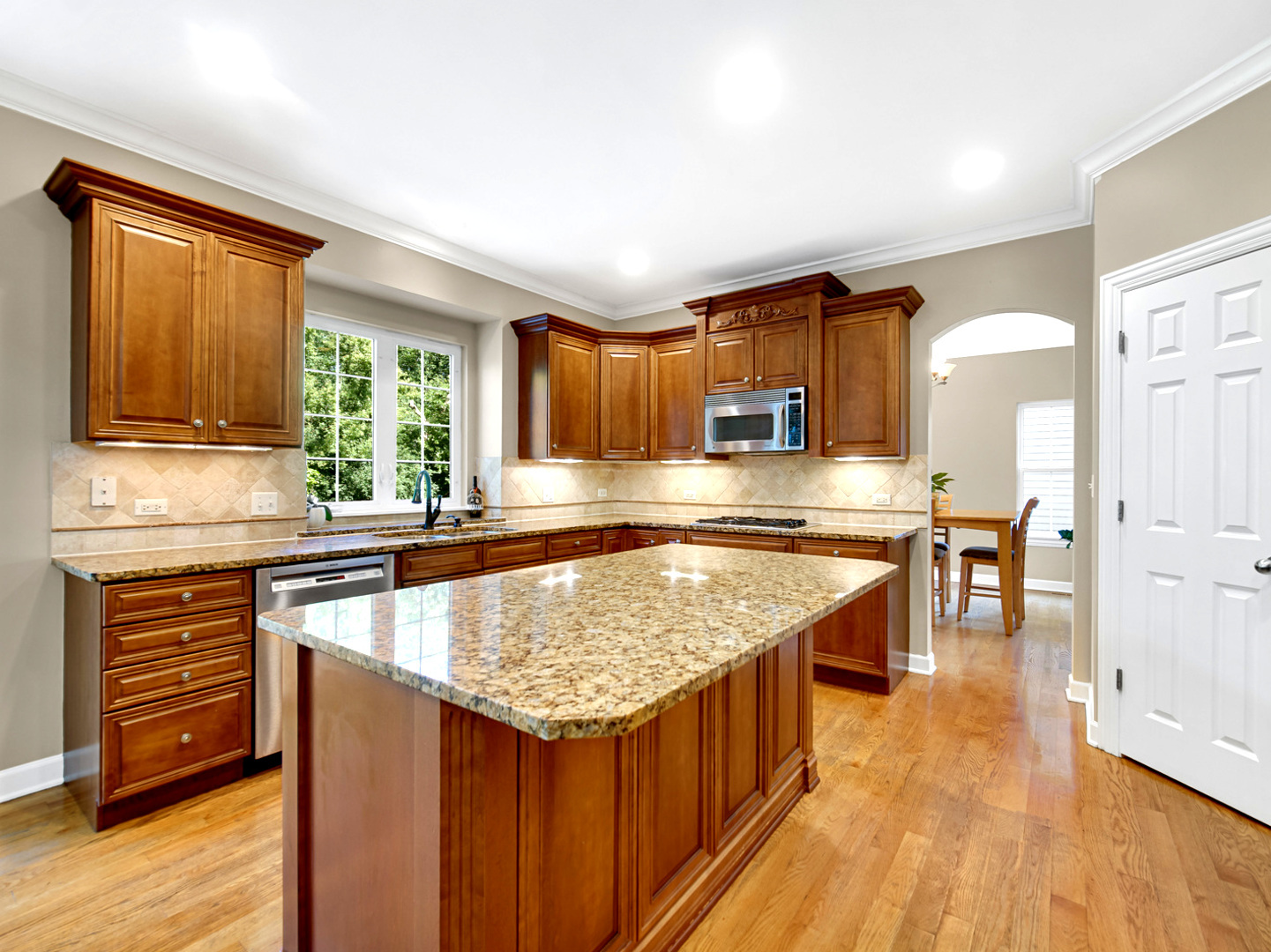 361 South Quentin Road Palatine, IL 60067 - Photo 10 of 39