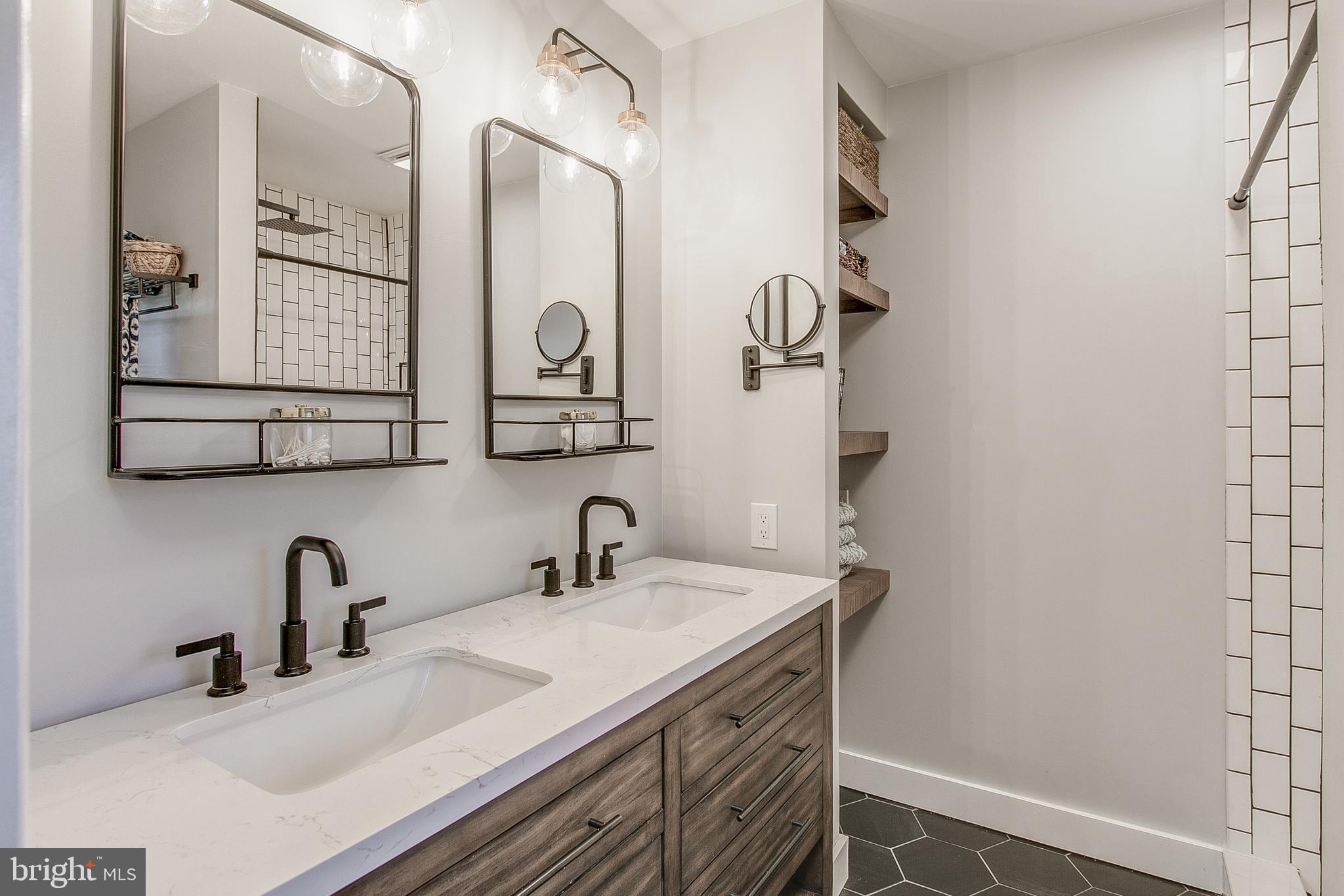 12309 Walnut Point Road Hagerstown, MD 21740 - Photo 25 of 38 Master bathroom suite Pic 1