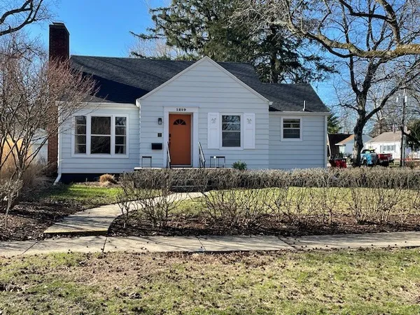 $240,000 | 1219 West Healey Street, Champaign, IL 61821