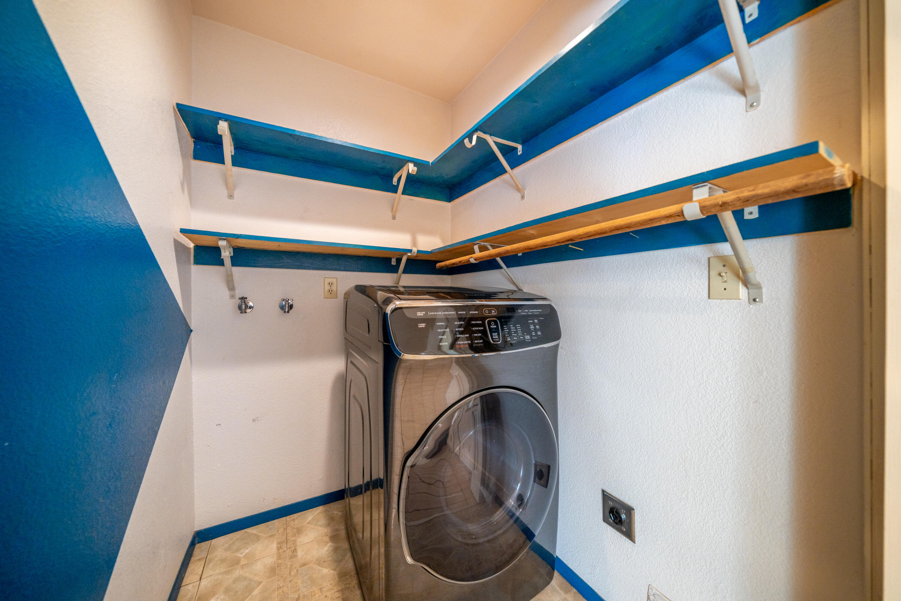 29061 South Cow Creek Road Whitmore, CA 96096 - Photo 17 of 27 a utility room with dryer and washer