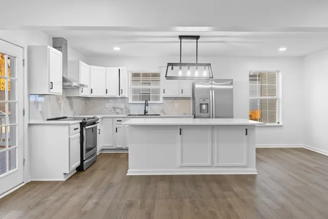 $384,900 | 242 Lake Forest Drive, La Vergne, TN 37086