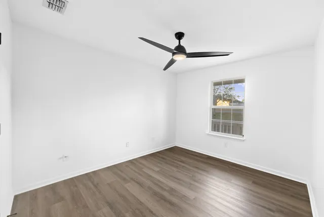 $384,900 | 242 Lake Forest Drive, La Vergne, TN 37086