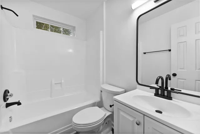 $384,900 | 242 Lake Forest Drive, La Vergne, TN 37086