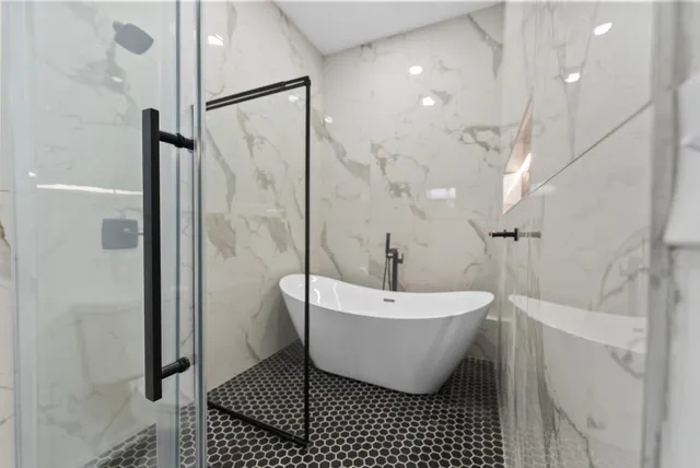 $384,900 | 242 Lake Forest Drive, La Vergne, TN 37086