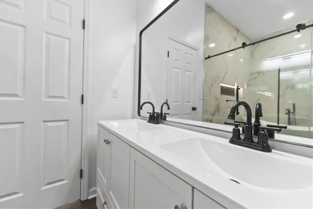 $384,900 | 242 Lake Forest Drive, La Vergne, TN 37086